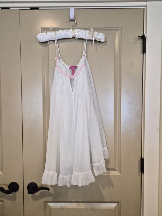 Betsey Johnson Other - Betsey Johnson Y2K White Chiffon Chemise with Pink Lace Trim Sabrina Carpenter